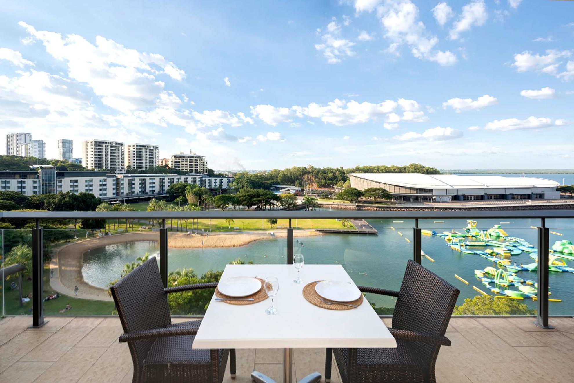 Darwin Waterfront Luxury Suites Exteriör bild